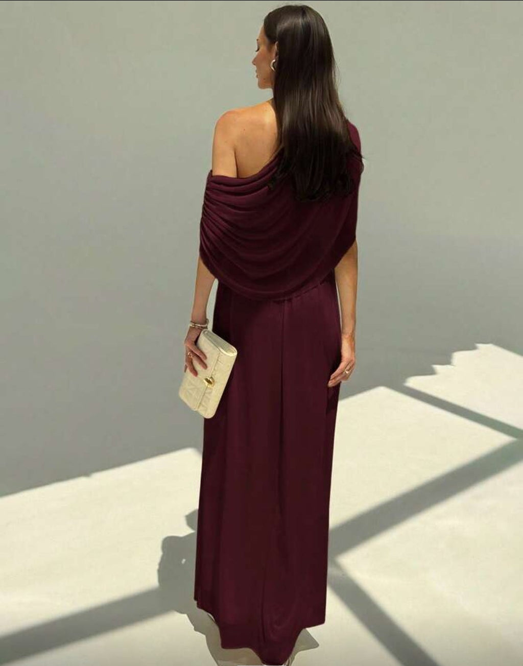 Vestido burgundy asimétrico corteA