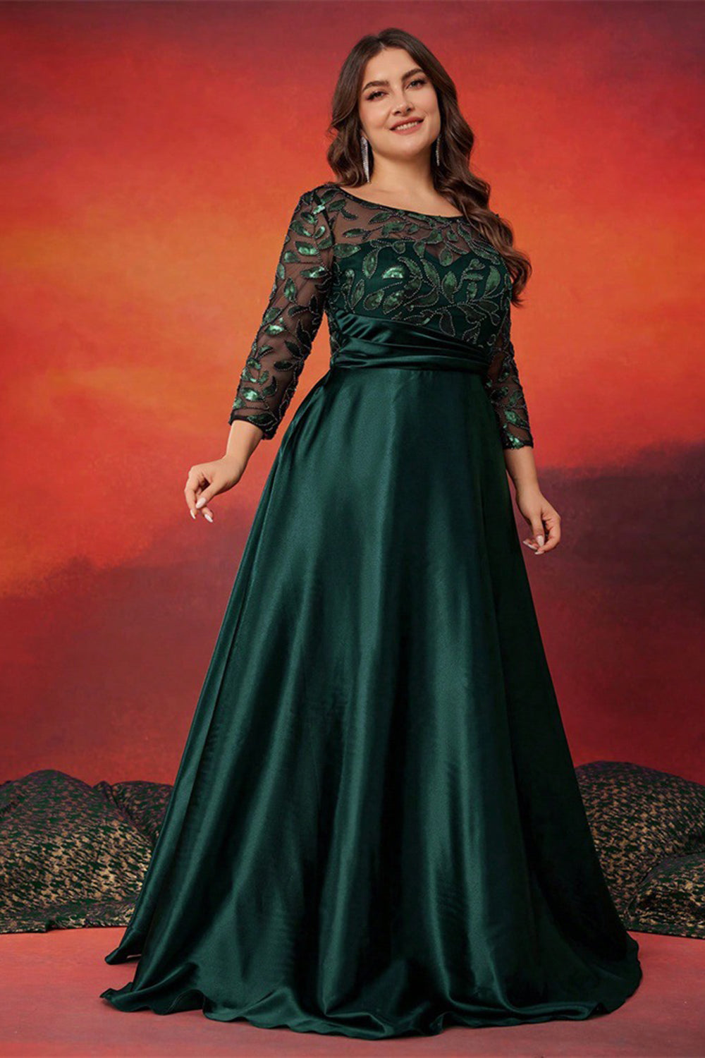 Vestido verde esmeralda aplicación encaje y falda satinada con bolsas invisibles