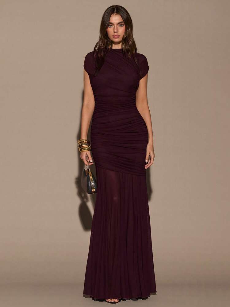 Vestido burgundy manga corta pegado al cuerpo