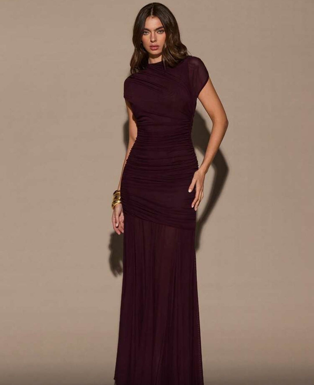 Vestido burgundy manga corta pegado al cuerpo
