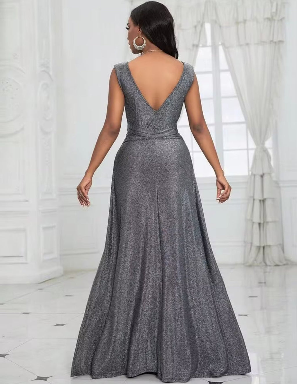 Vestido plateado brillante tirante grueso corte A stretch