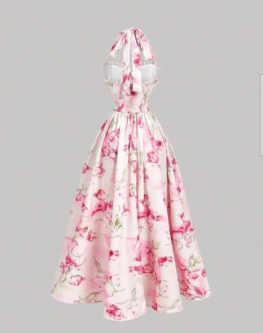 Vestido blanco con estampado floral escote corazón