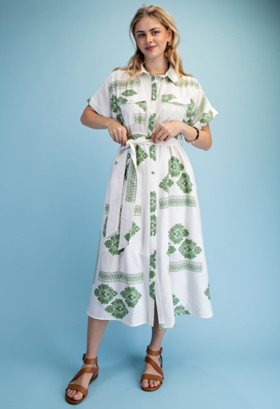 Vestido blanco con estampado en verde sage bolsas invisibles