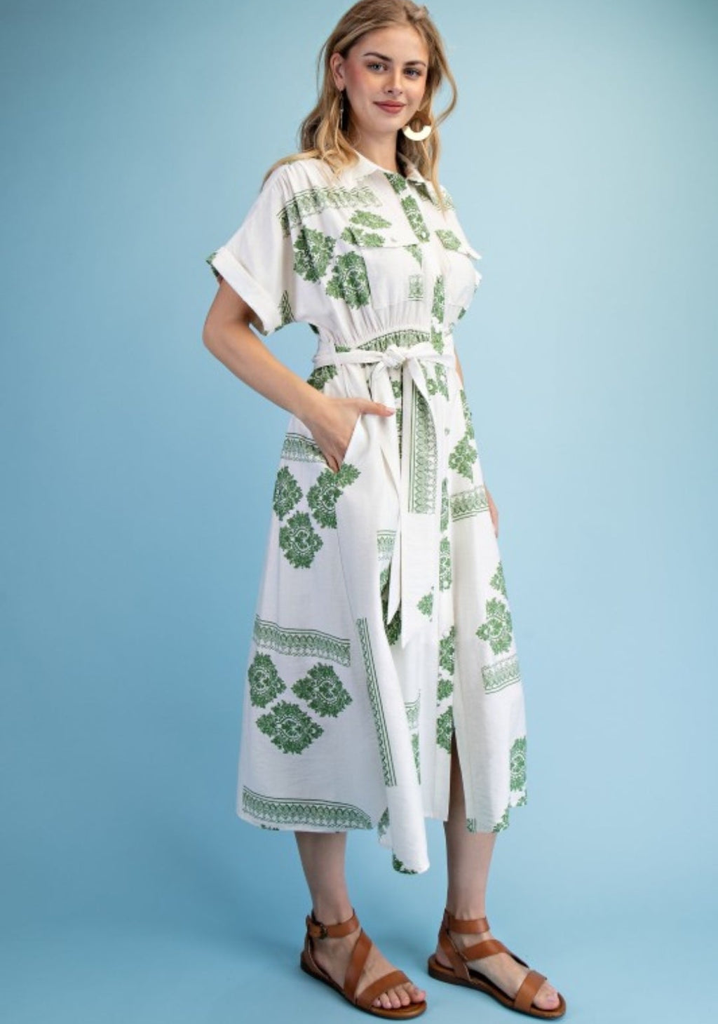 Vestido blanco con estampado en verde sage bolsas invisibles