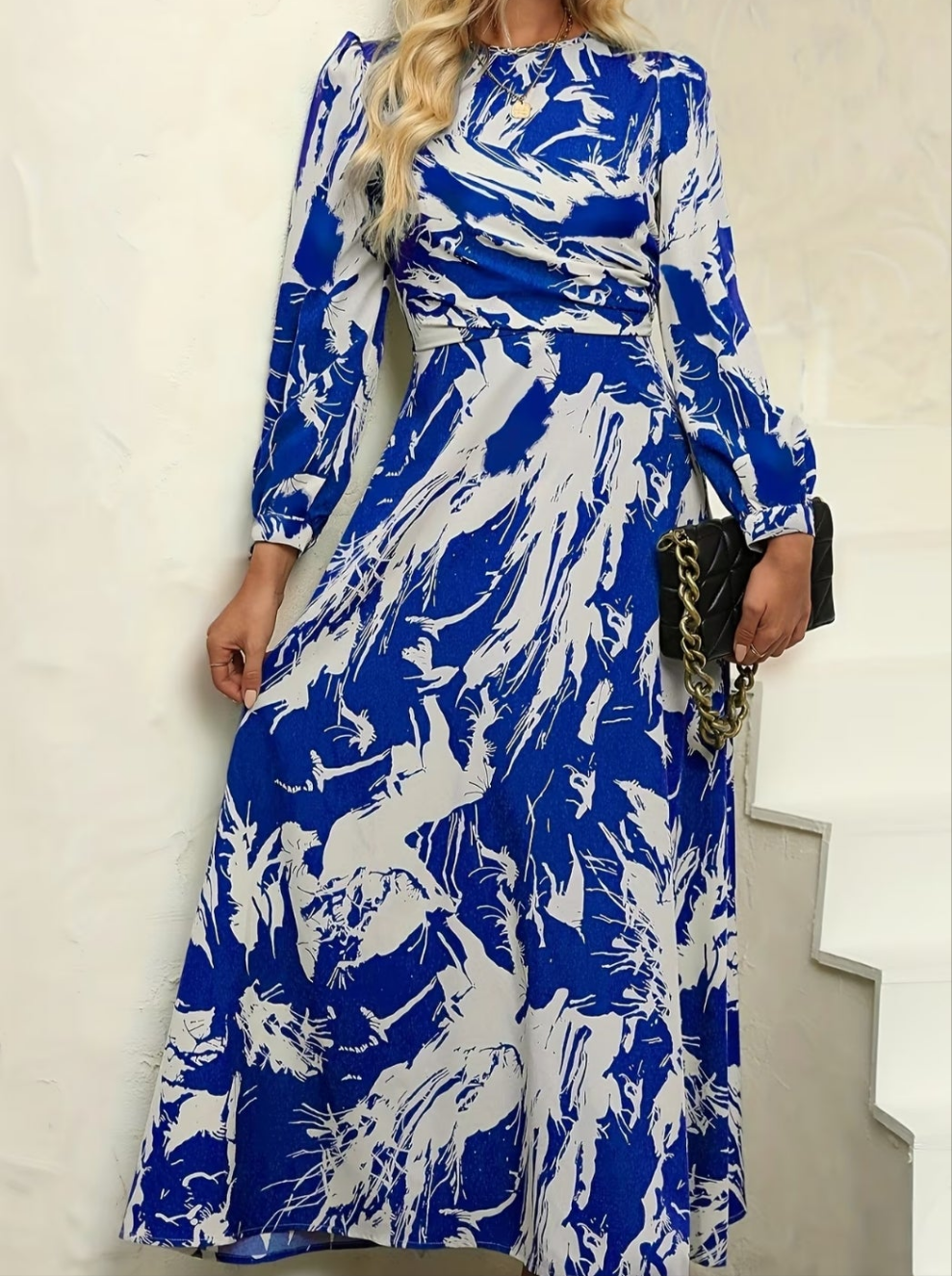 Vestido crema con estampado azul rey manga larga