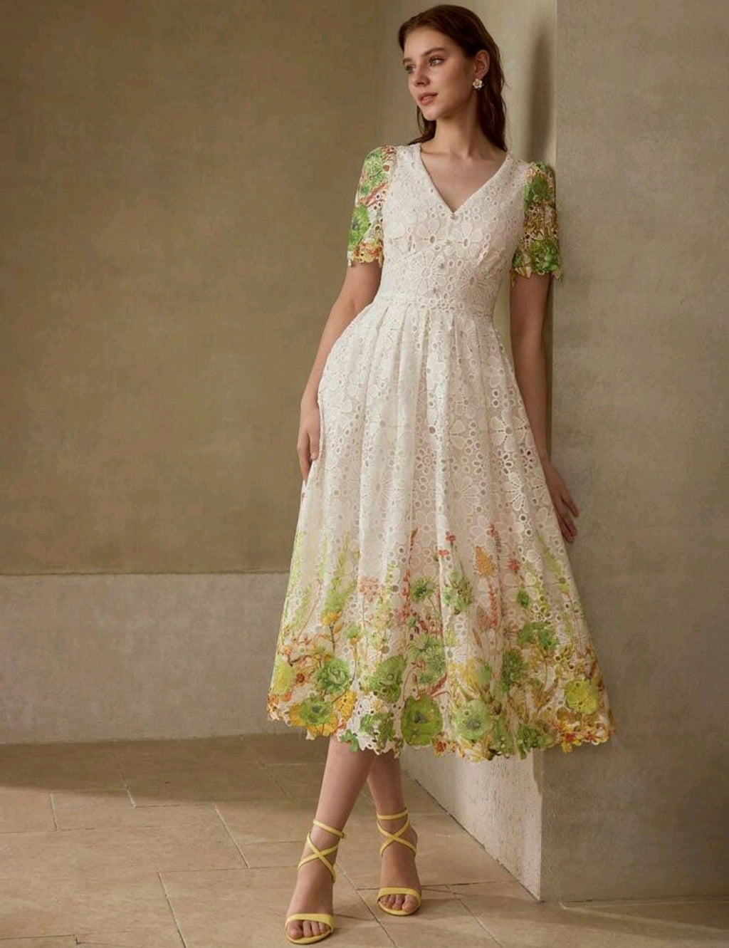 Vestido blanco con estampado floral midi