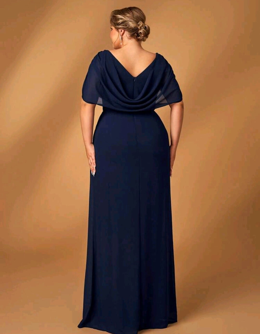 Vestido azul marino corte recto sin abertura