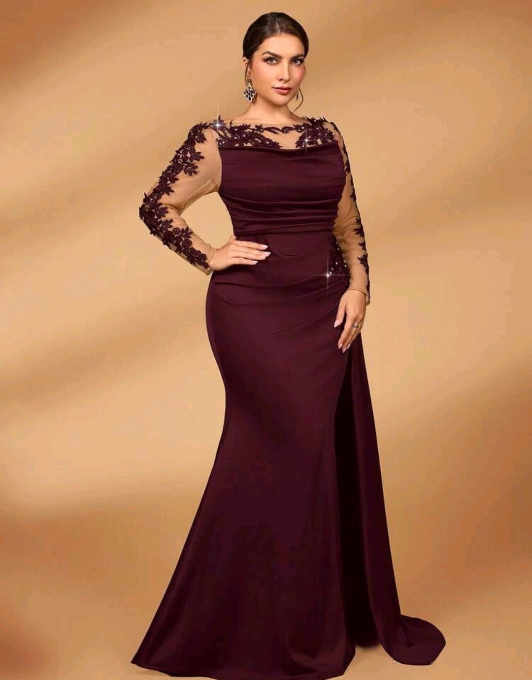 Vestido vino manga larga con transparencia pegado al cuerpo