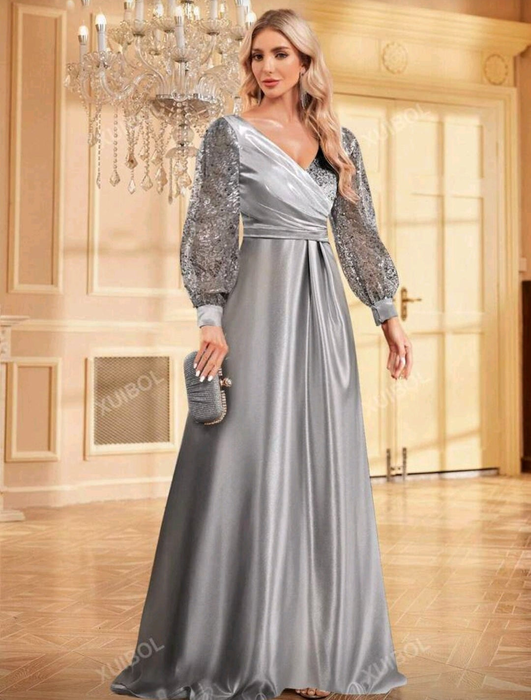 Vestido plateado satinado manga larga de lentejuelas