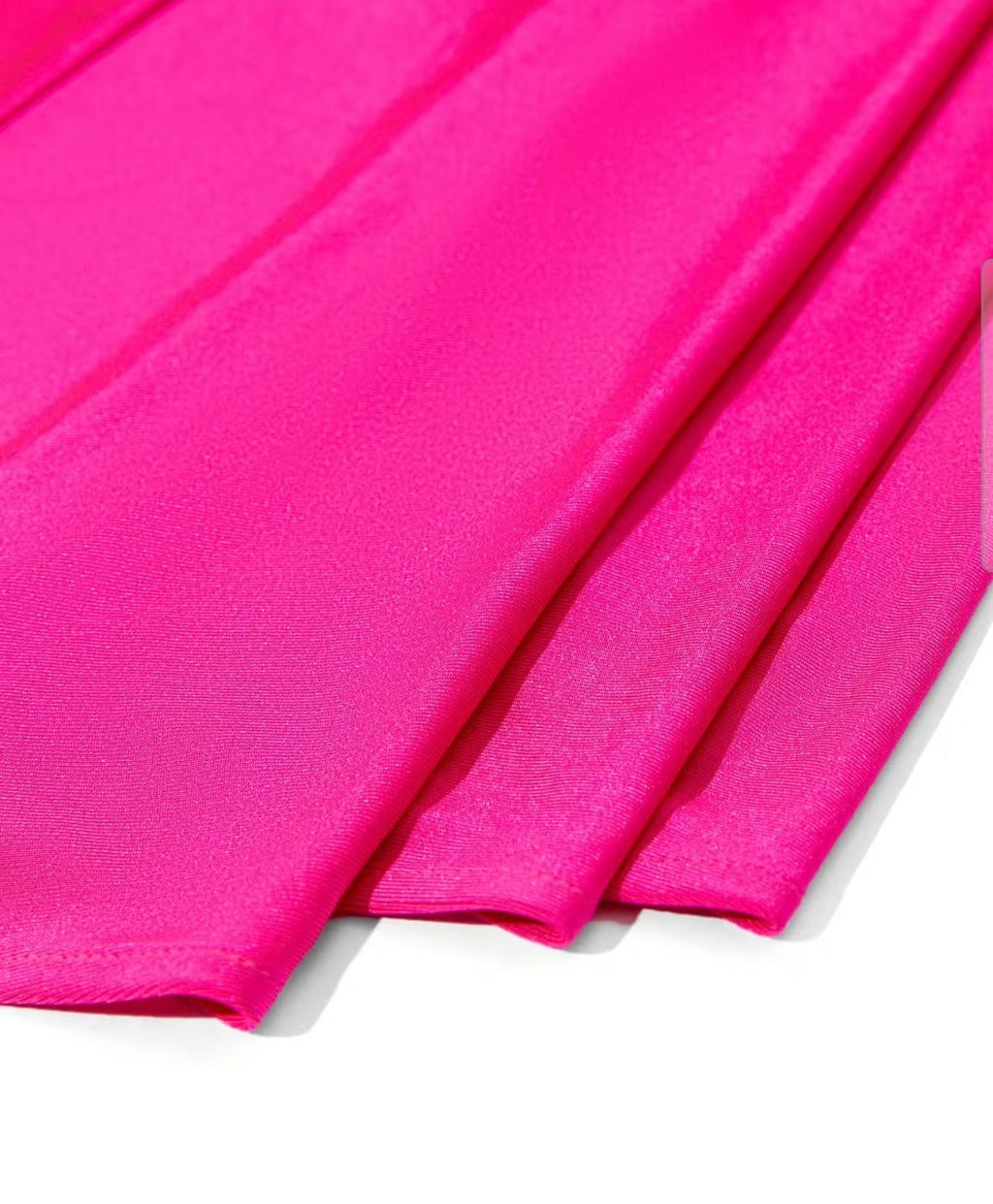 Vestido fucsia espalda abierta corte sirena con abertura lateral