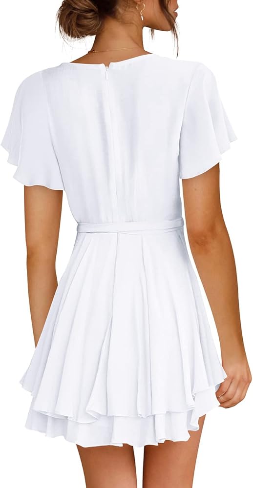 Vestido blanco corto con escote en V