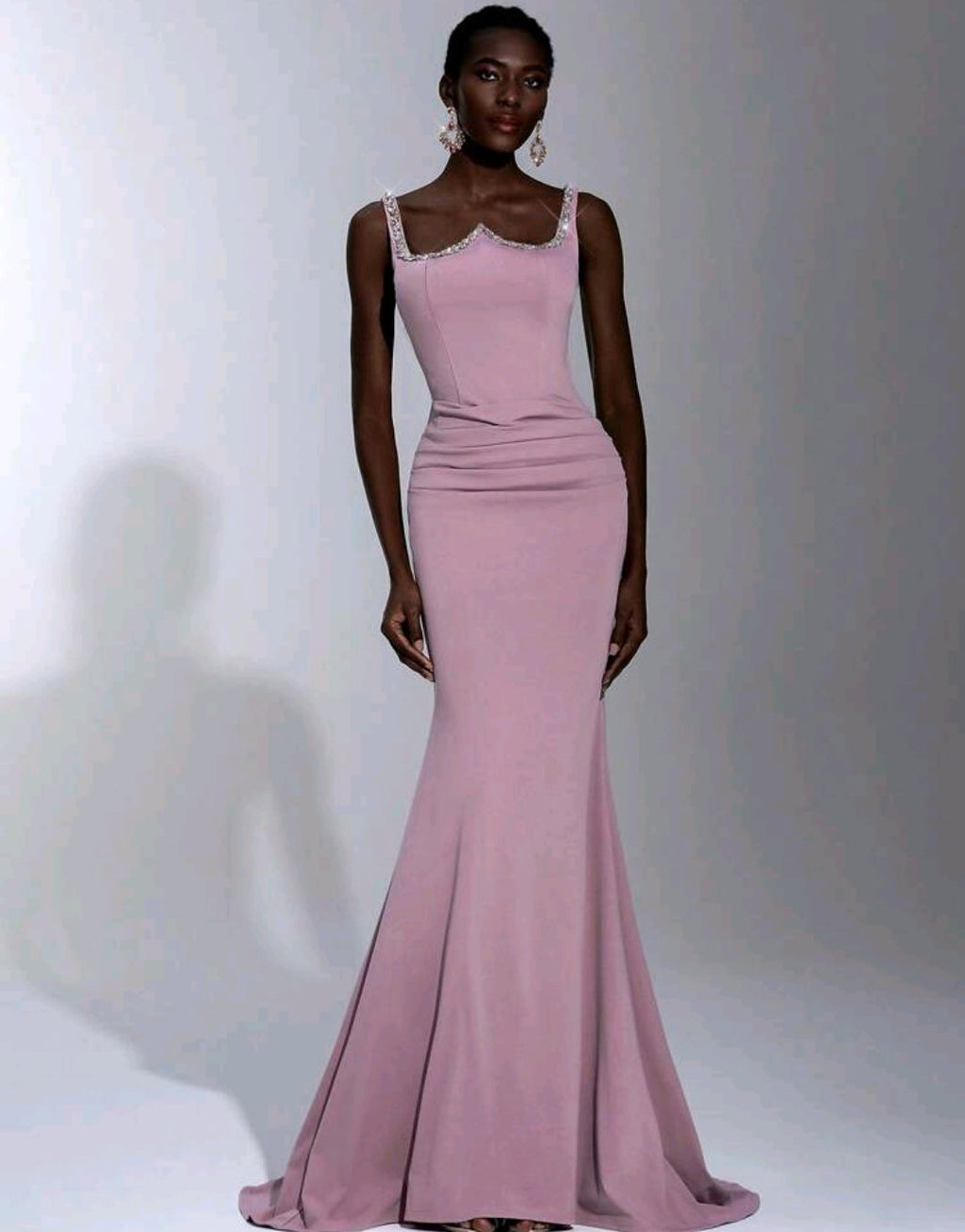 Vestido palo rosa corte sirena