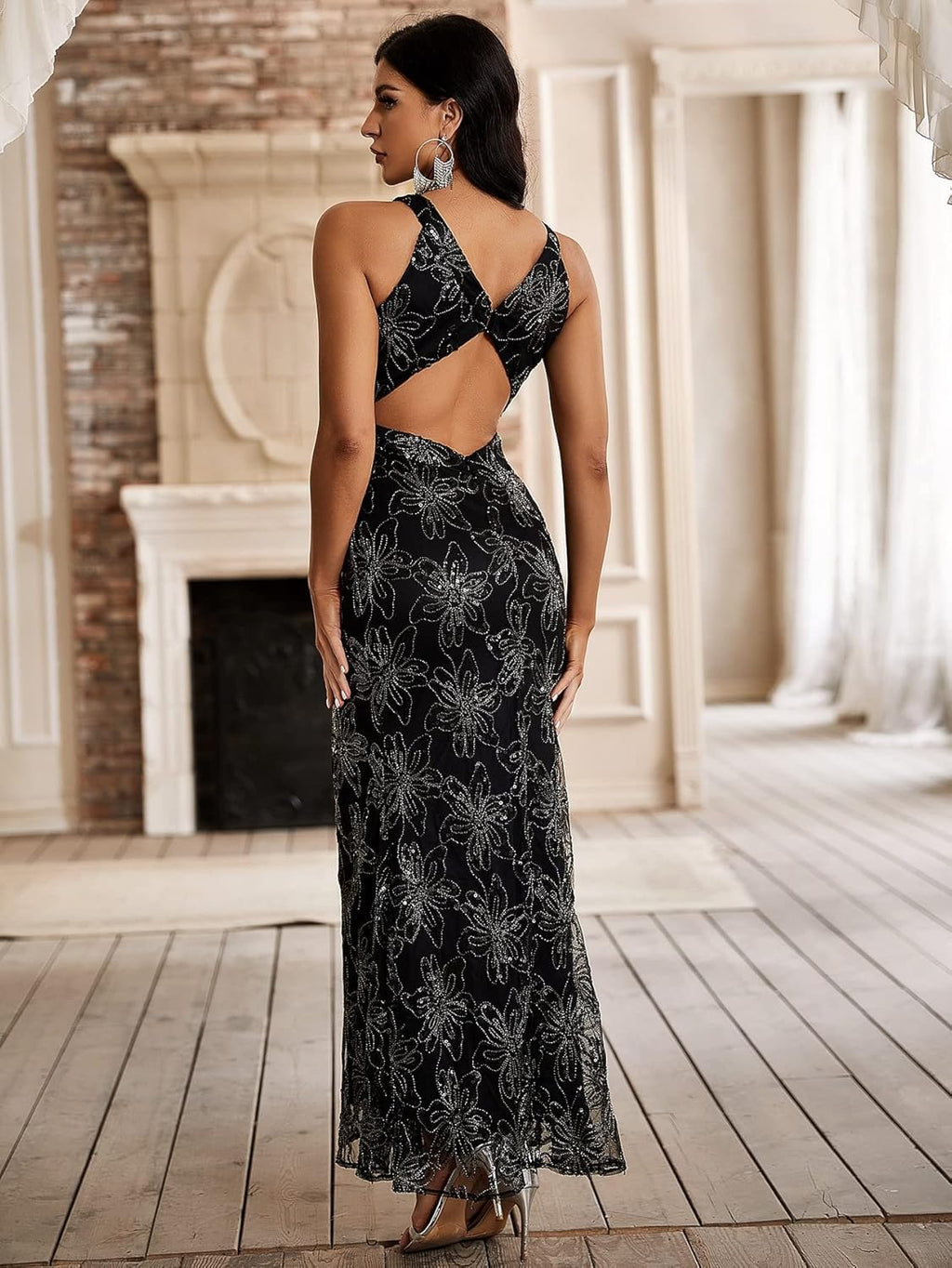 Vestido pegado al cuerpo con espalda abierta