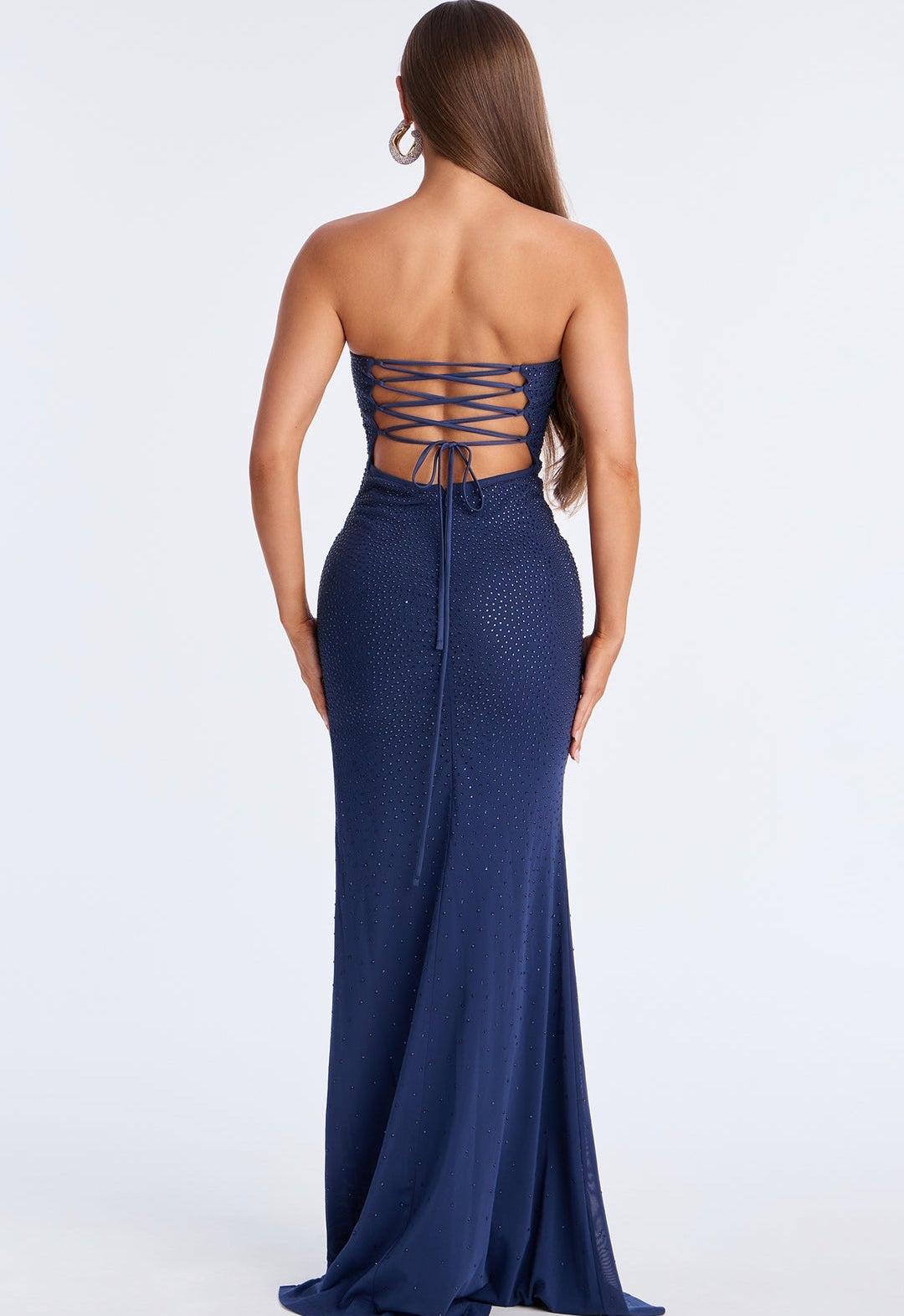 Vestido azul marino con brillo straple con espalda abierta ajustable
