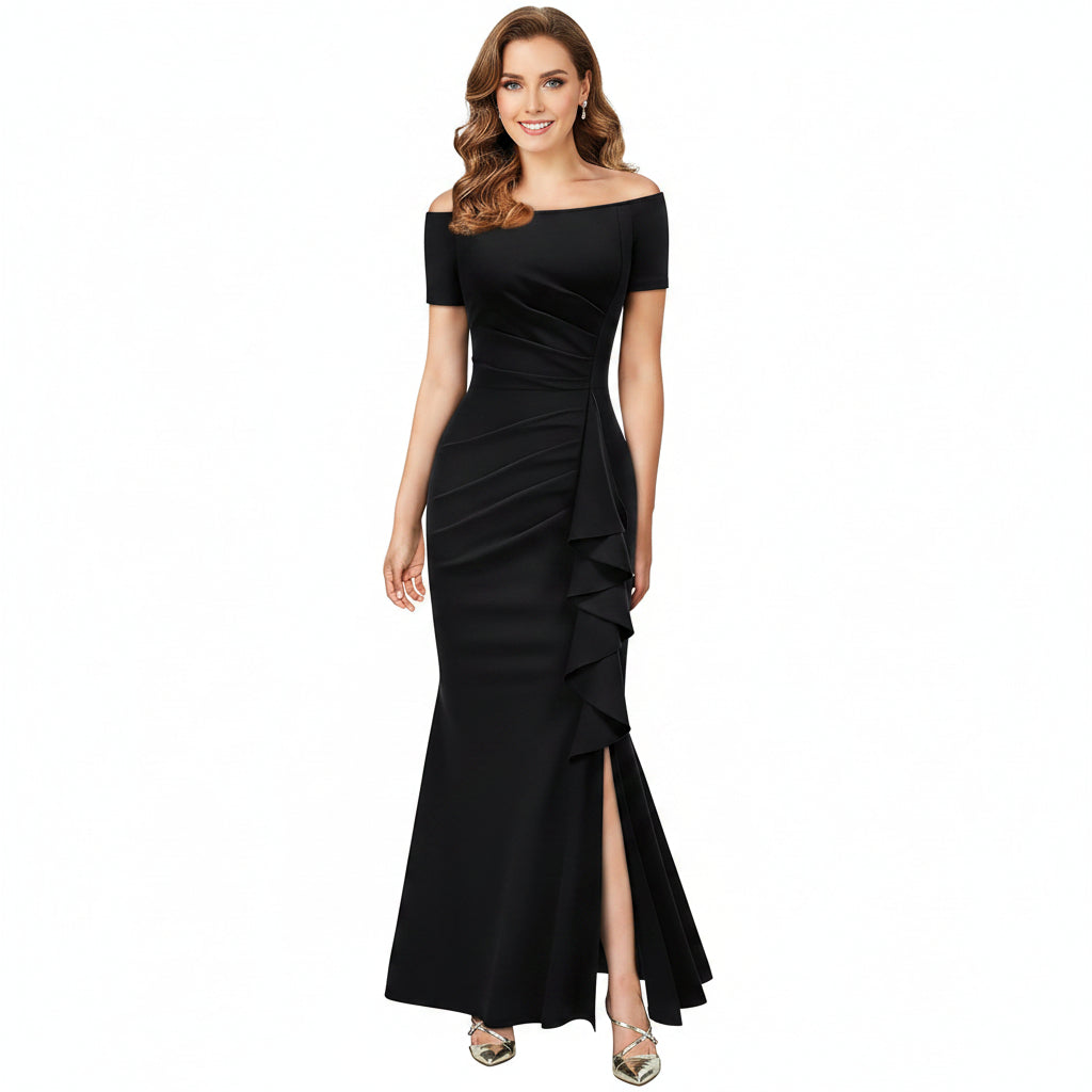 Vestido negro off-the-shoulder con abertura lateral