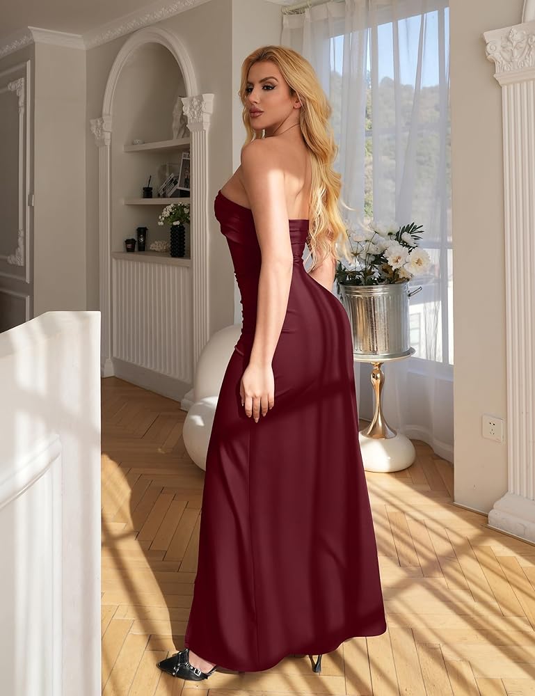 Vestido straple con abertura lateral