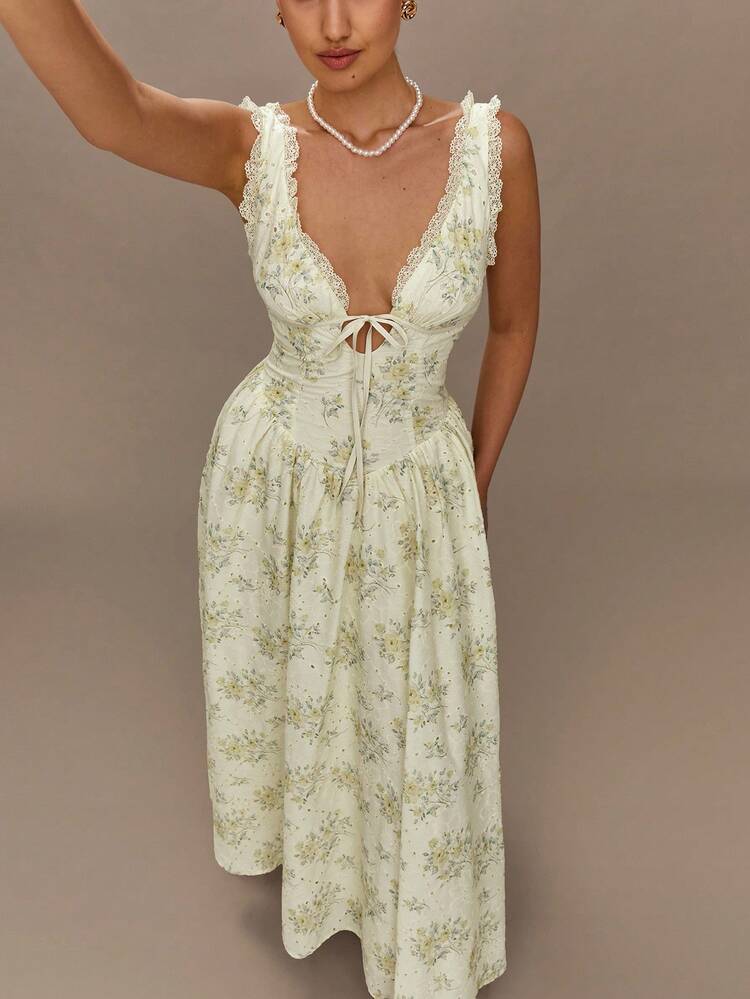 Vestido amarillo mantequilla con estampado floral