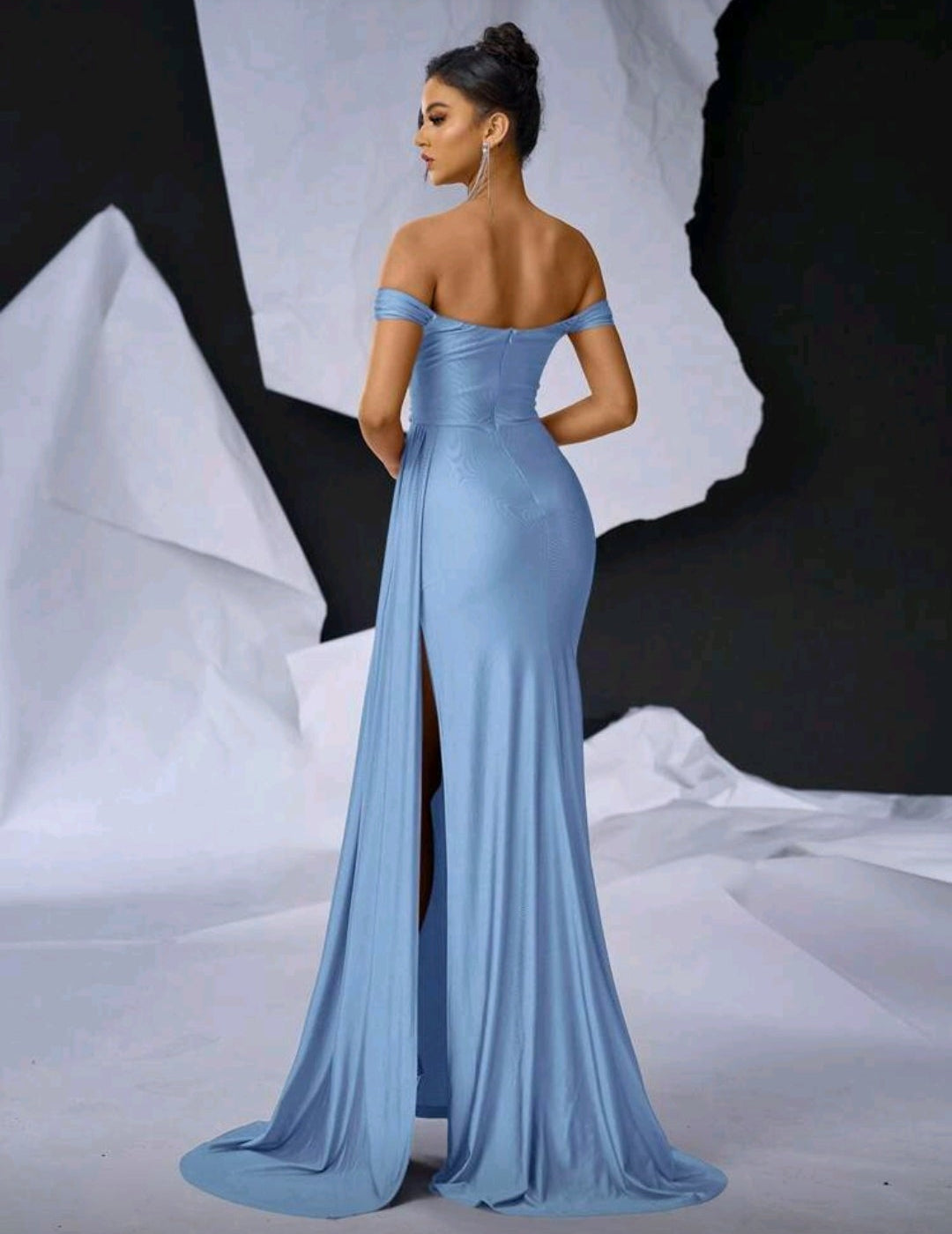 Vestido dusty blue manga caída pegado al cuerpo