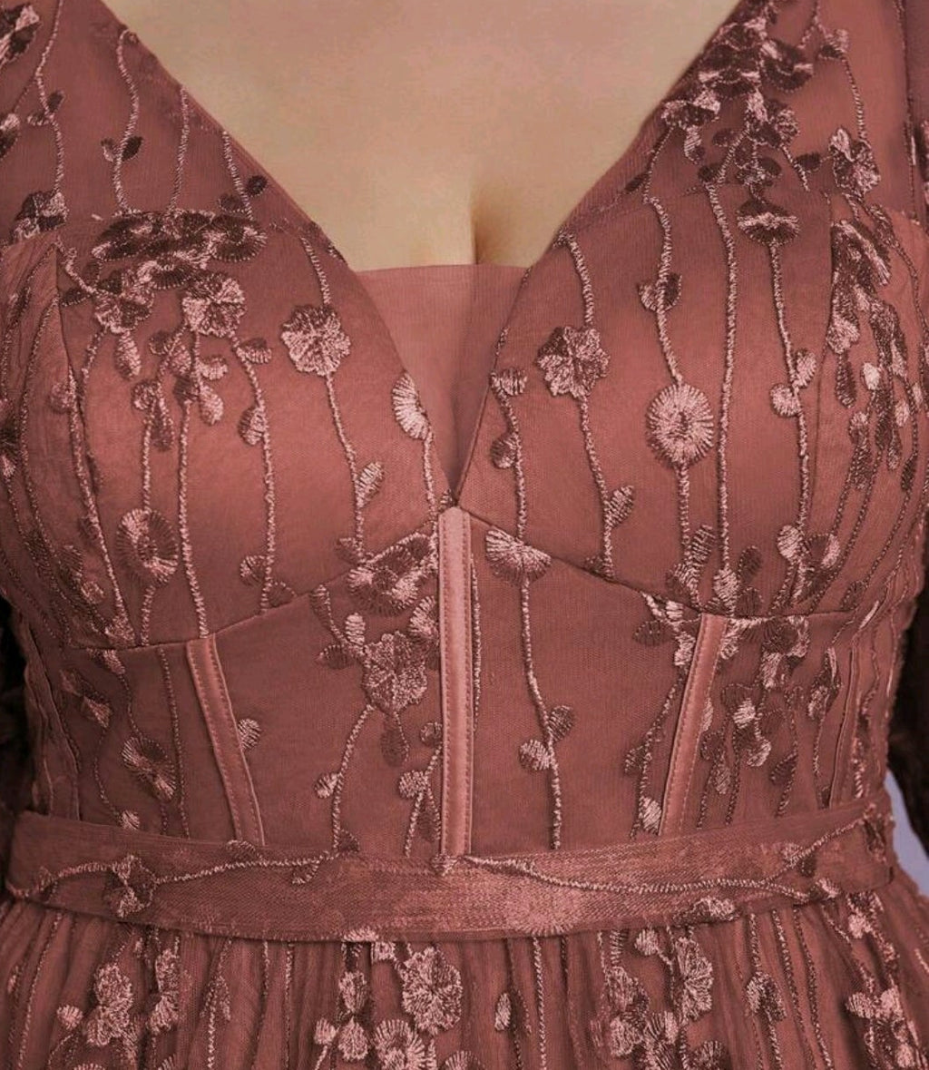 Vestido coral oscuro manga larga corte A