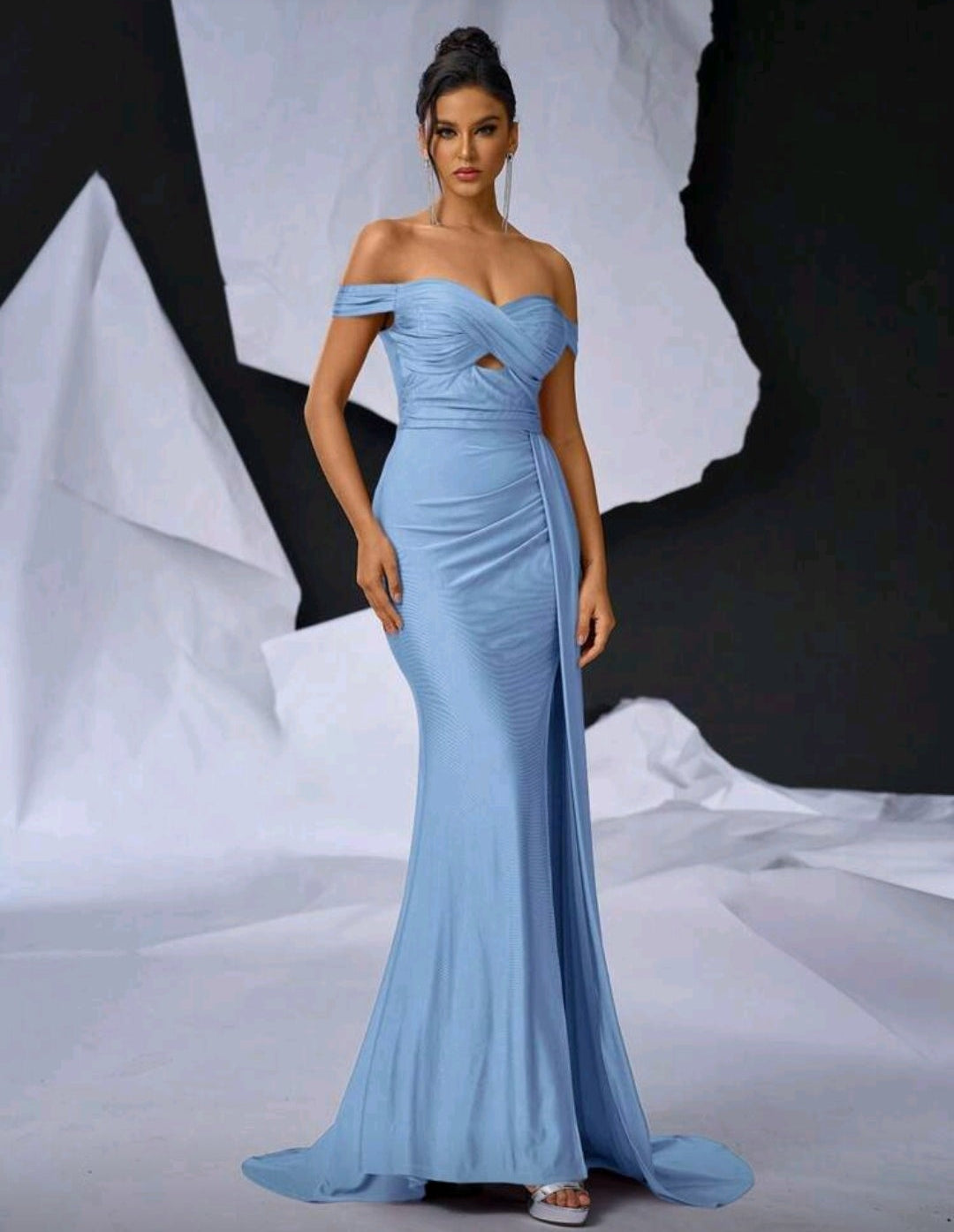 Vestido dusty blue manga caída pegado al cuerpo