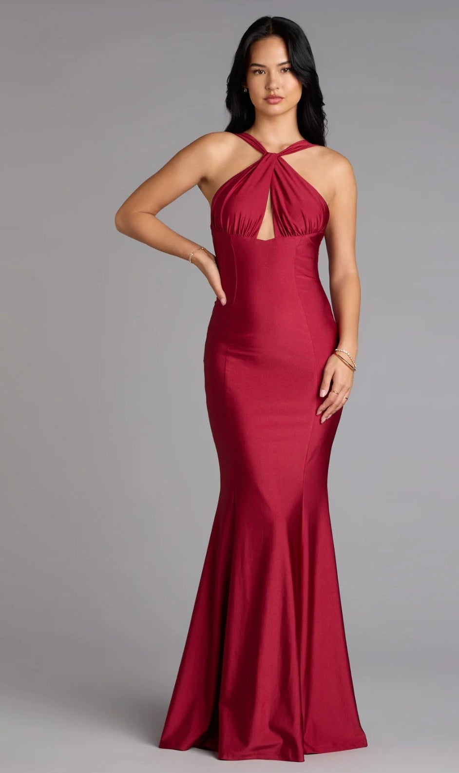 Vestido Anne rojo cerezo corte sirena espalda semi abierta