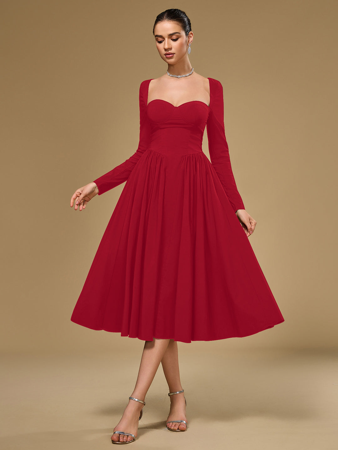 Vestido rojo manga larga con escote corazón