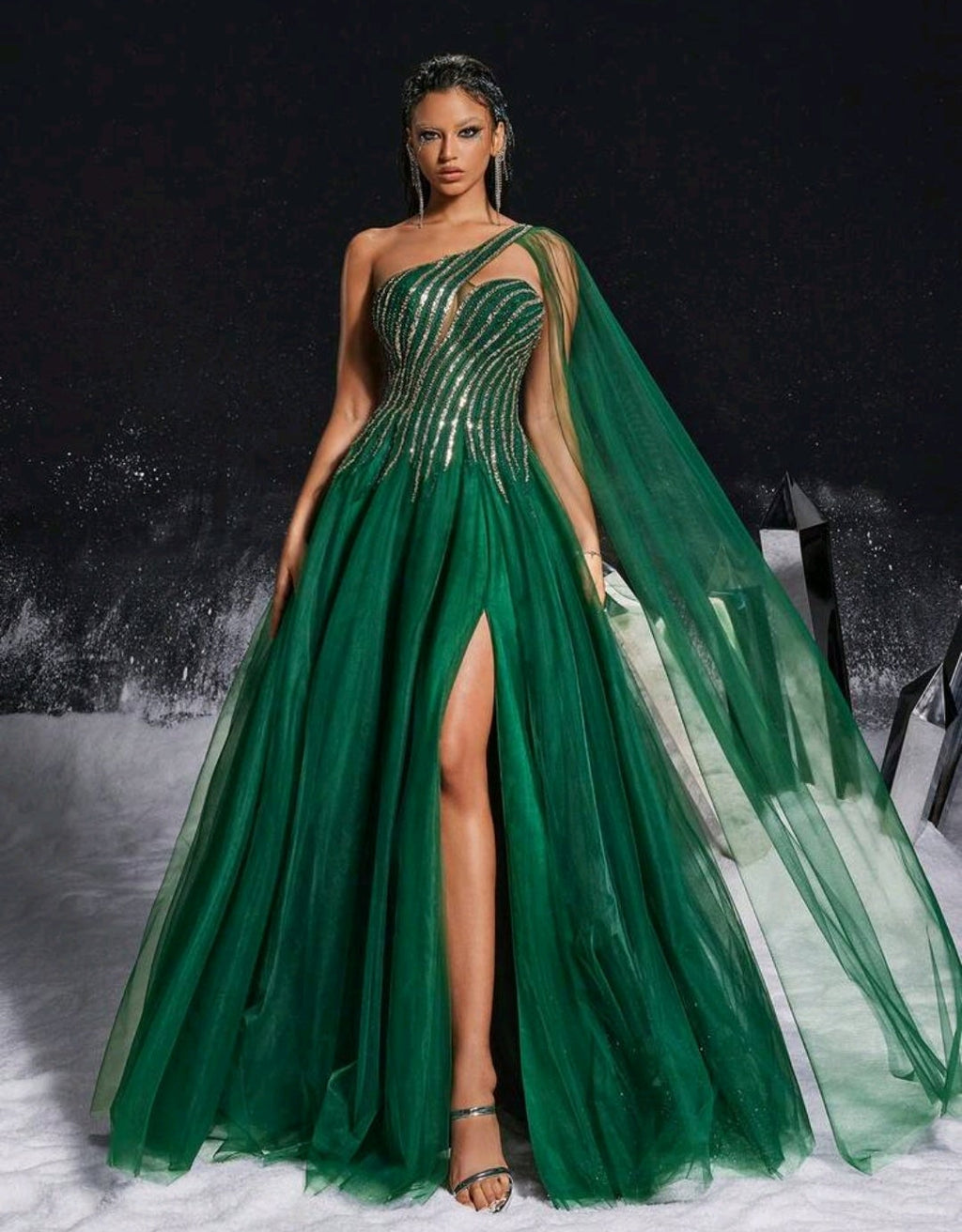Vestido Odile verde esmeralda con dorado una manga