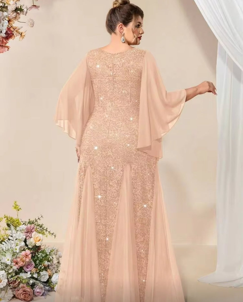 Vestido encaje lentejuelas corte sirena manga mariposa
