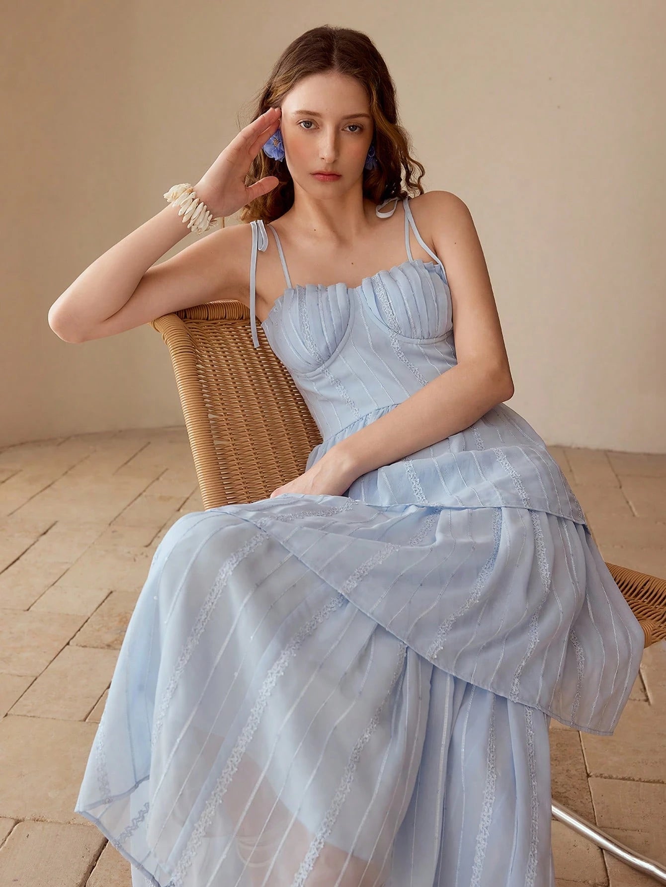 Vestido baby blue con destellos brillantes