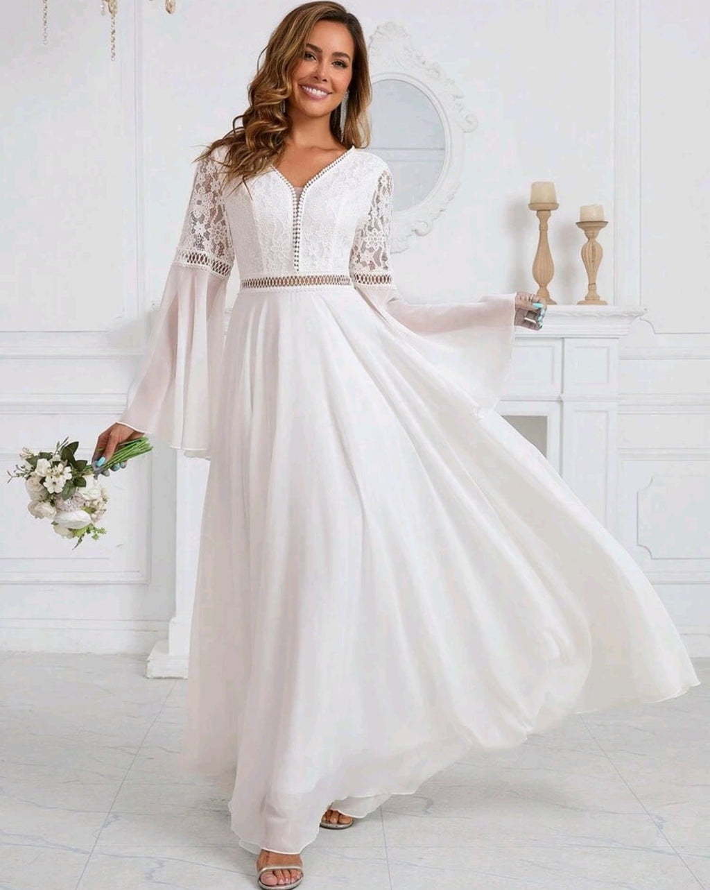 Vestido de Novia Etereo de Gasa con Mangas Campana Dramáticas y Detalles de Encaje – Pureza y Romance Bohemio