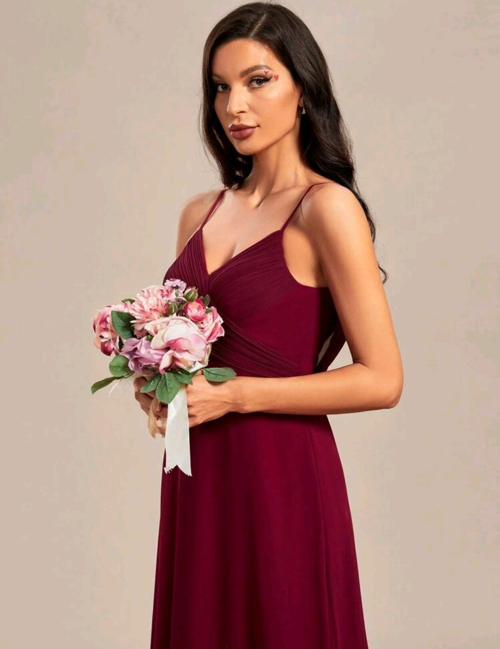 Vestido vino tirante delgado corte A con escote en V