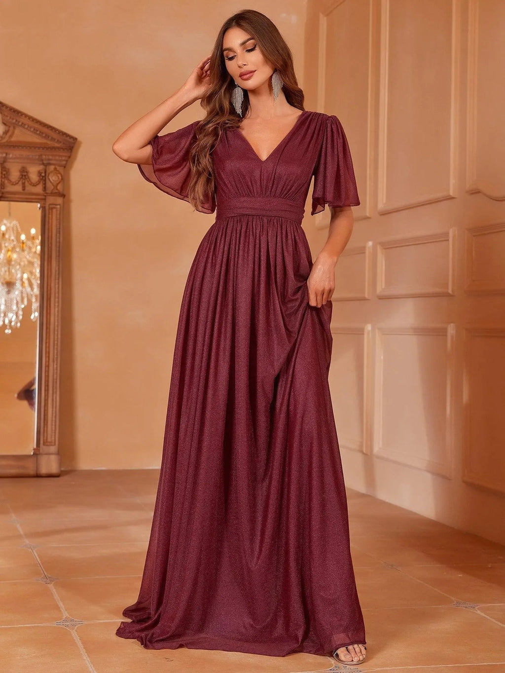 Vestido vino corte A manga mariposa con brillo sutil