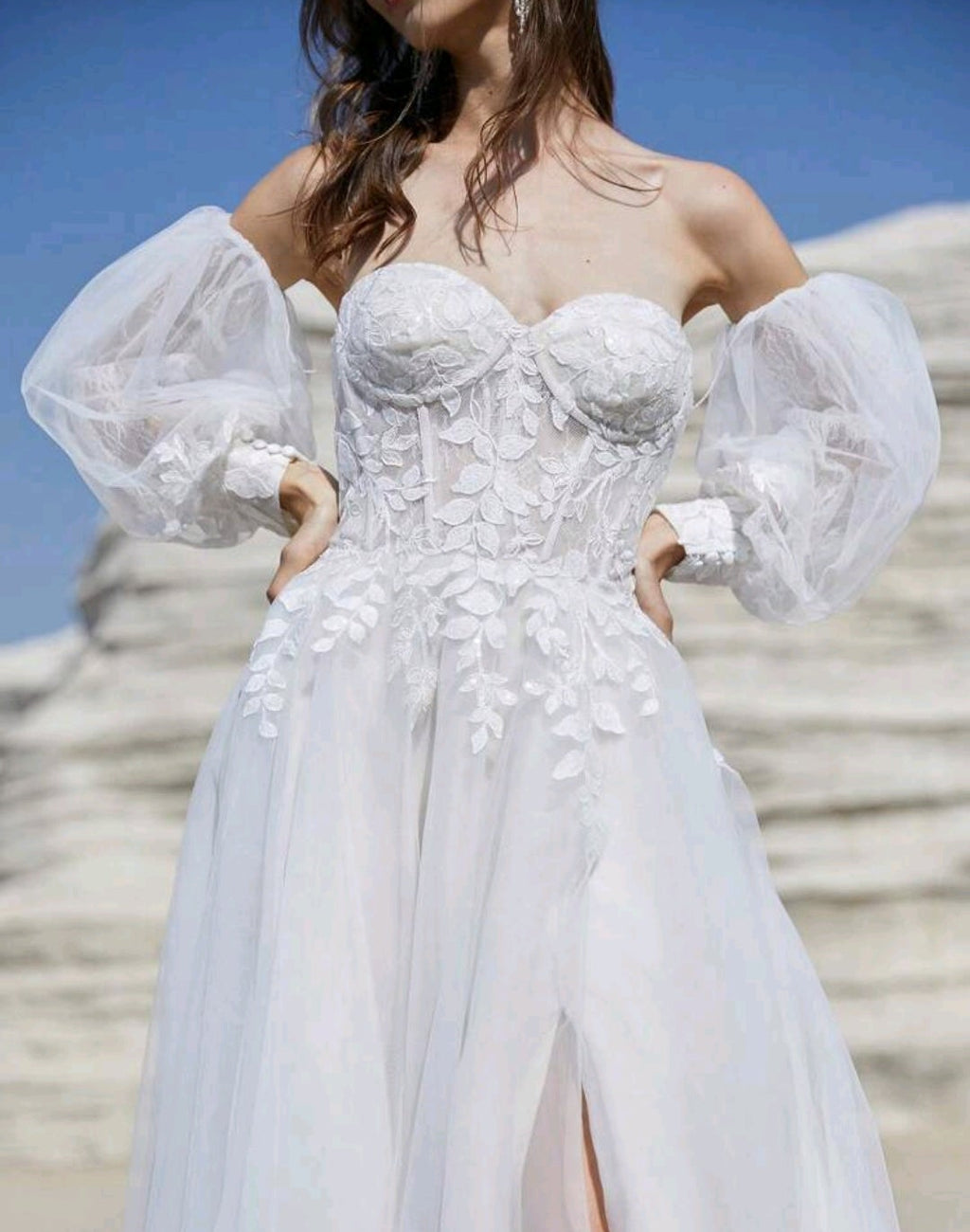 Vestido de Novia "Ethereal Romance" – Corset de Encaje y Mangas Bishop