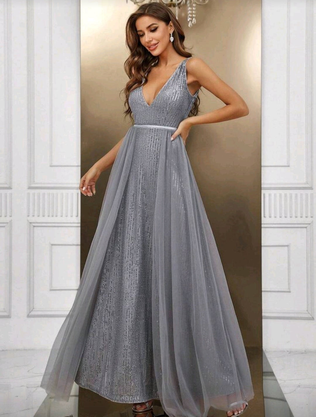 Vestido plateado lentejuelas con falda tul pegada