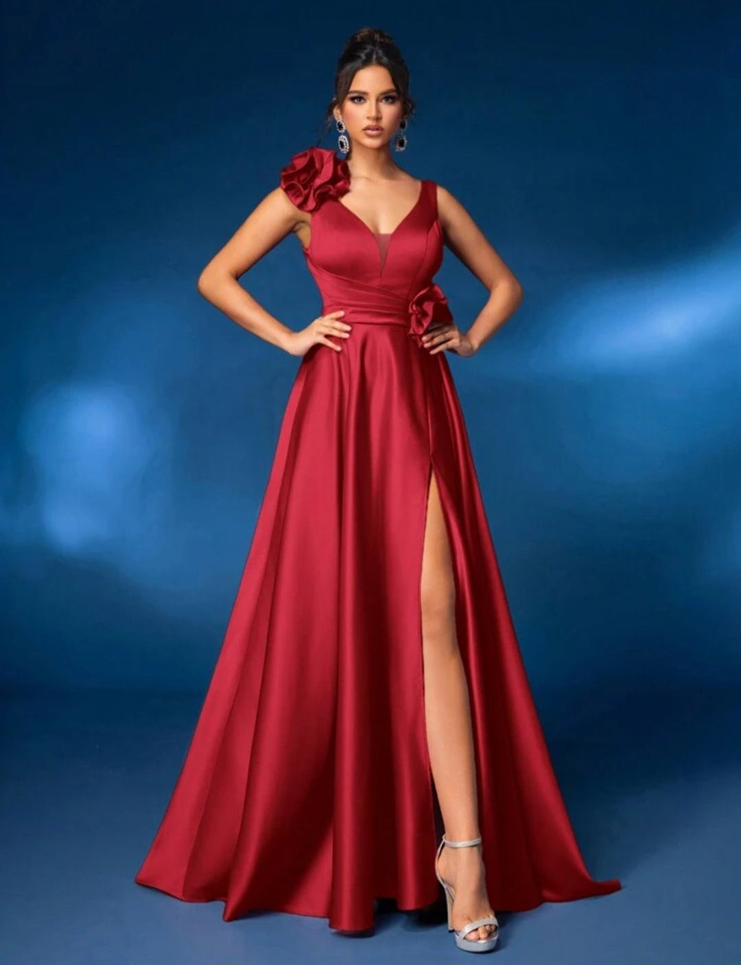 Vestido vino con abertura lateral escote en V