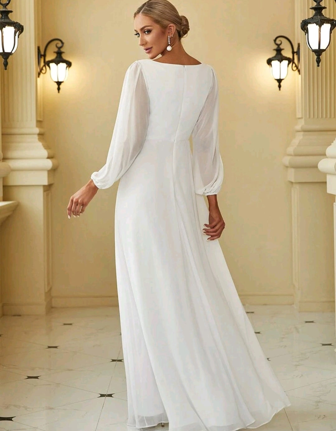 Vestido blanco manga larga corte A con escote en V