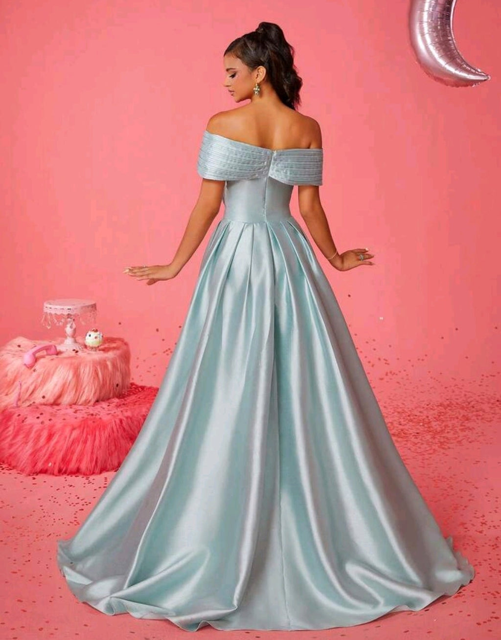 Vestido aqua off-the-shoulder corte A con abertura lateral
