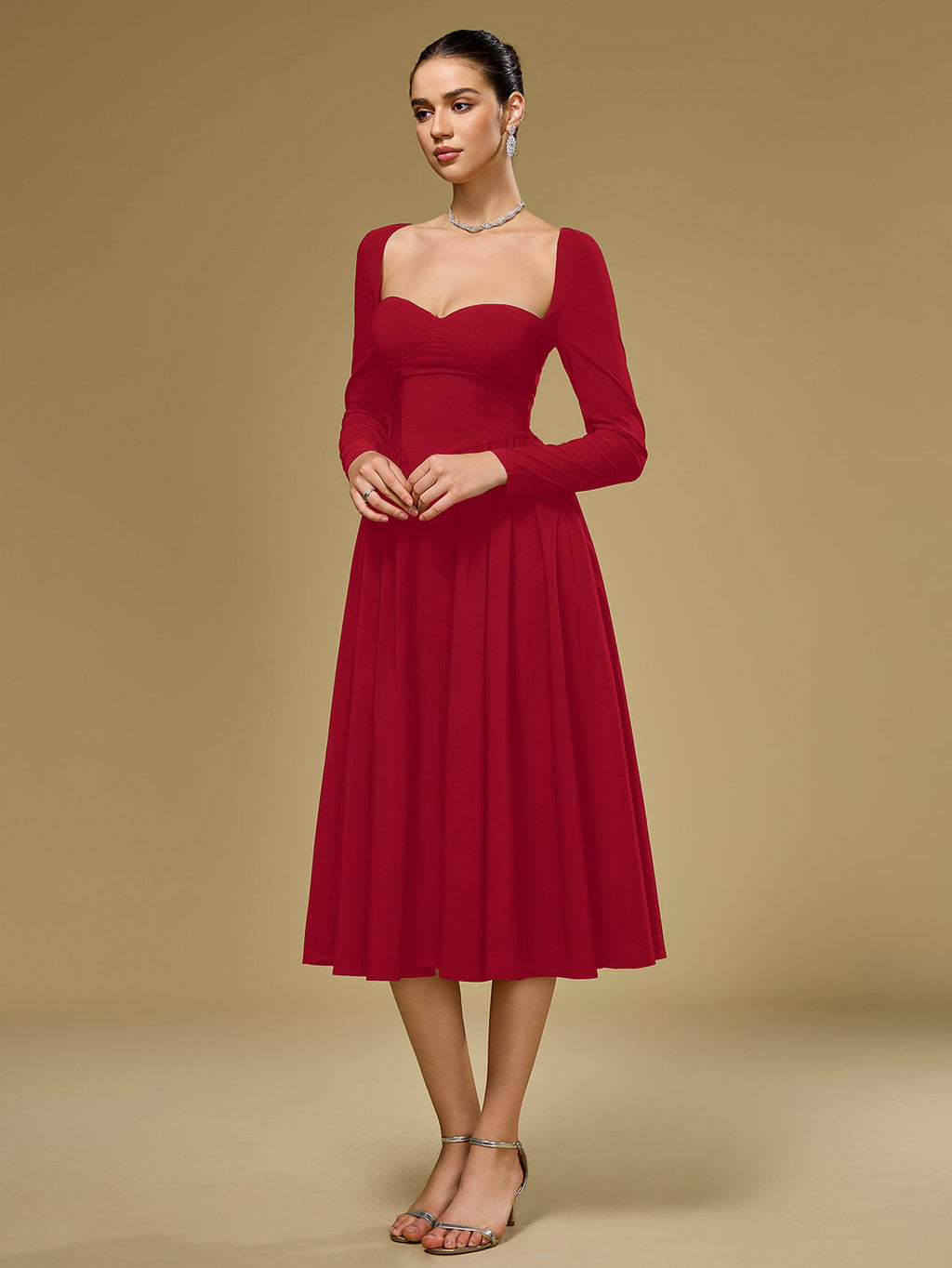 Vestido rojo manga larga con escote corazón