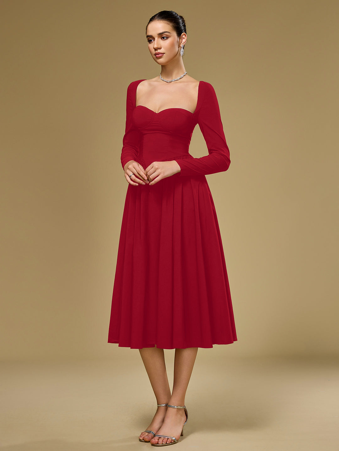 Vestido rojo manga larga con escote corazón