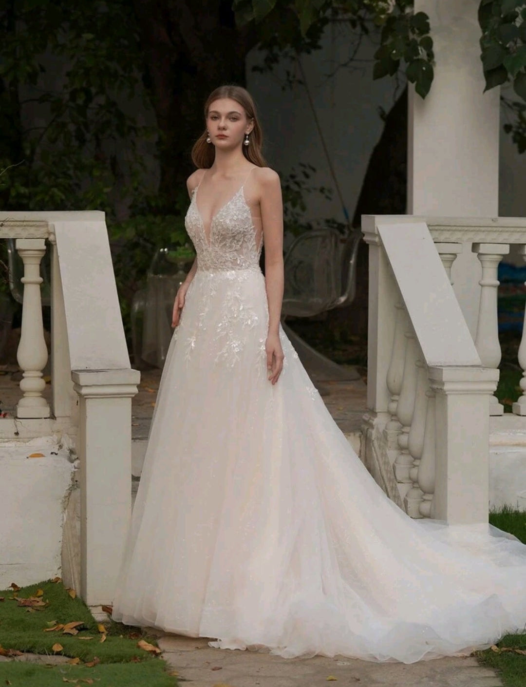 Vestido de Novia Cuento de Hadas – Brillo Romántico y Silueta A-Line
