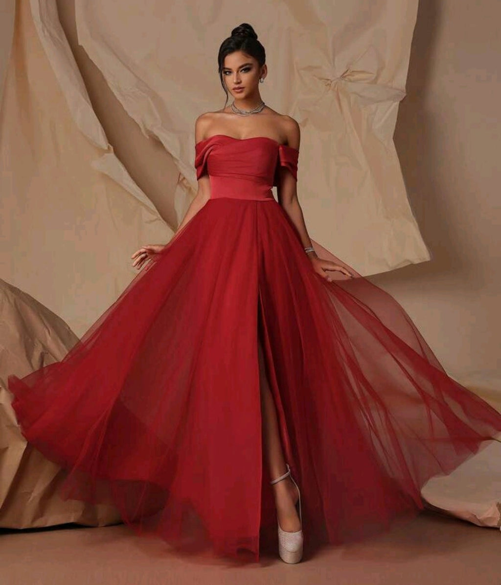 Vestido rojo manca caída corte A falta tul