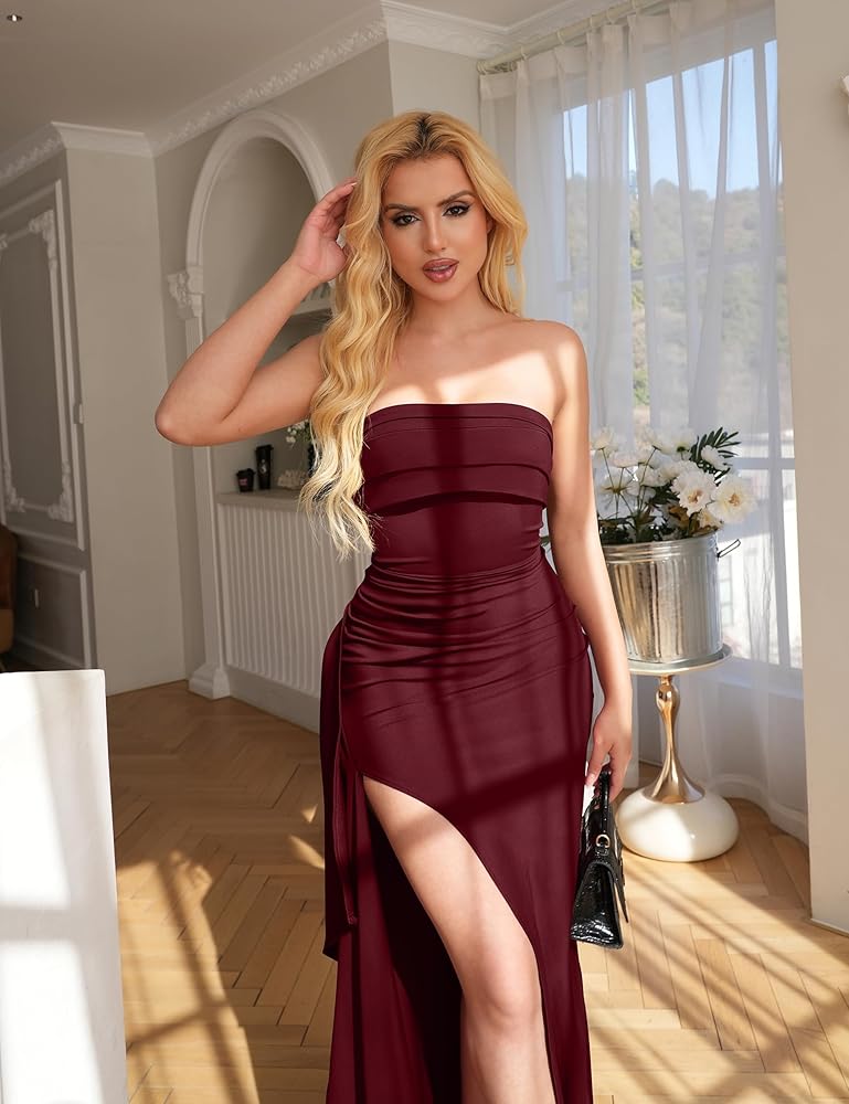 Vestido straple con abertura lateral