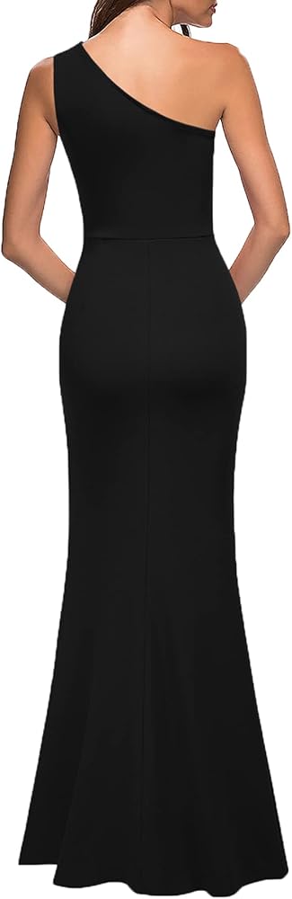 Vestido negro de una manga con abertura lateral
