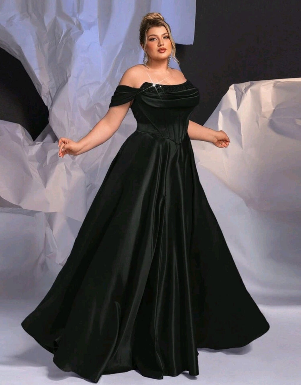 Vestido negro off-the-shoulder corte A brillo lentejuelas en escote