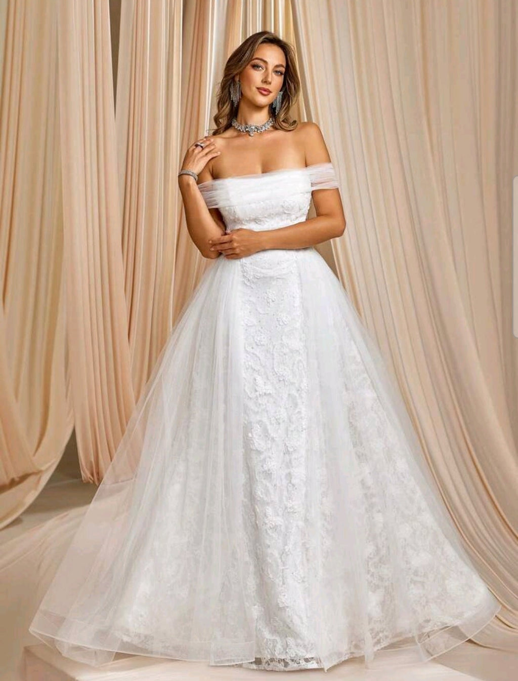 Vestido de Novia Off-the-Shoulder en Encaje Floral con Sobrefalda de Tul