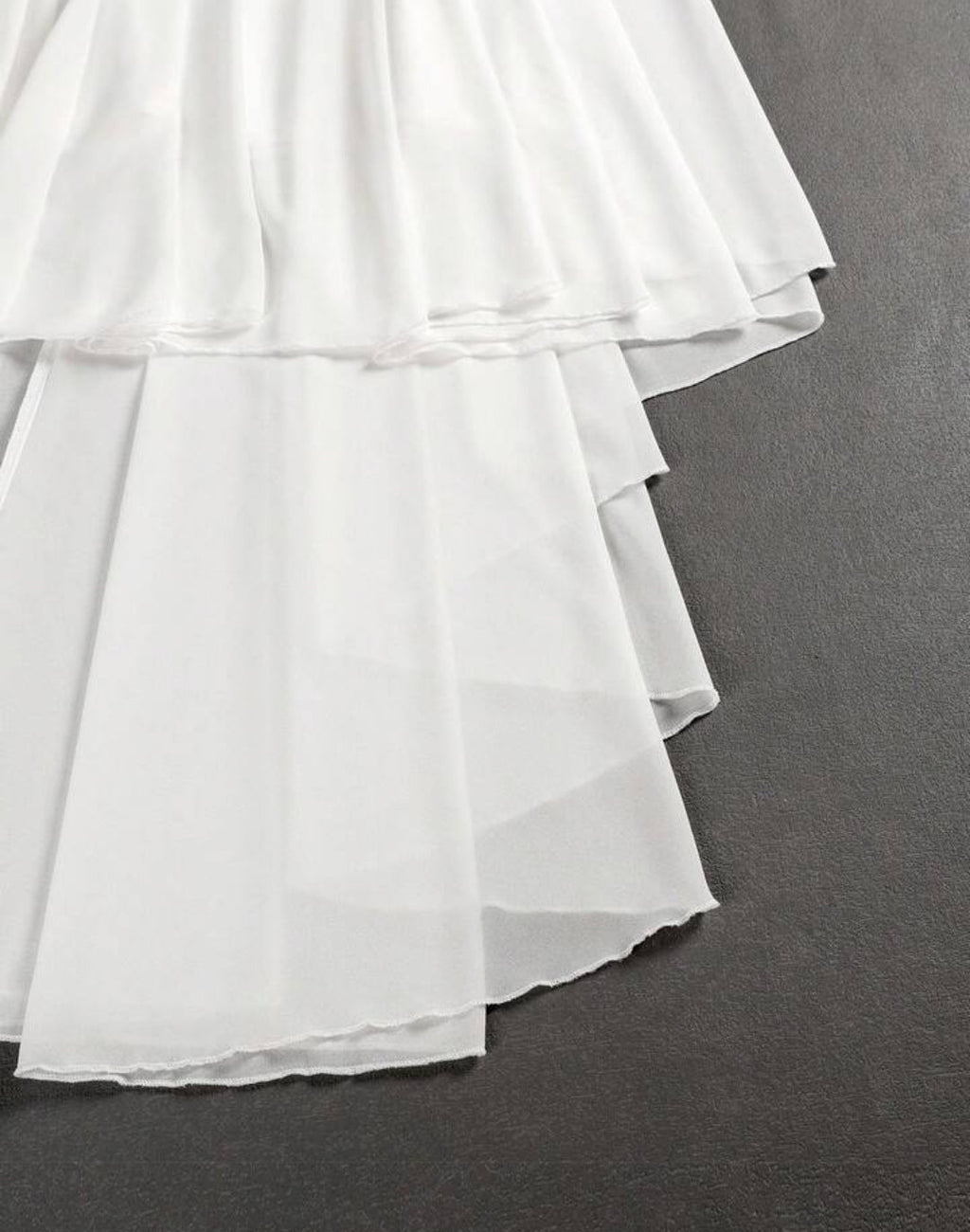 Vestido de Novia Romántico en Gasa y Encaje Floral con Escote en V