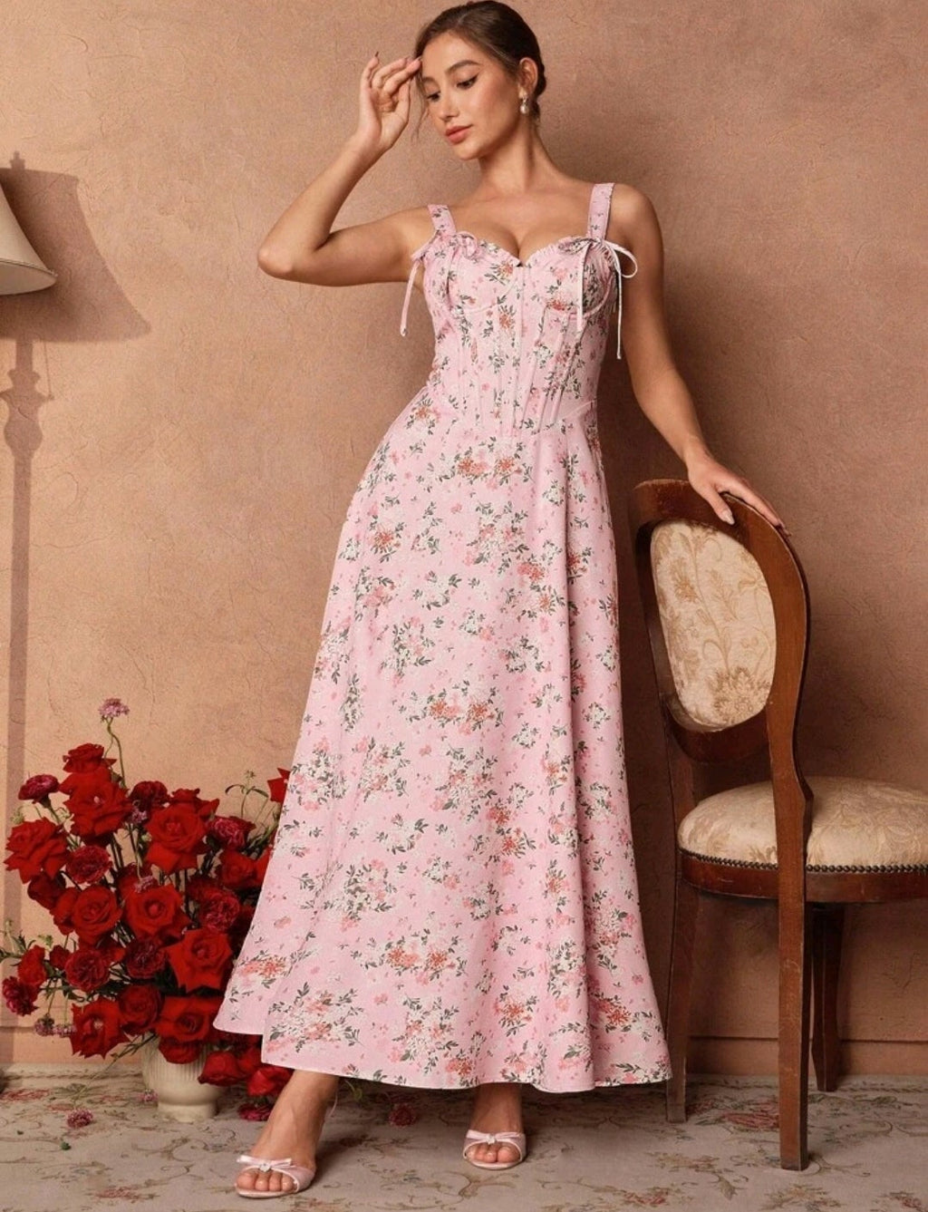 Vestido rosado con estampado floral corsé ajustable