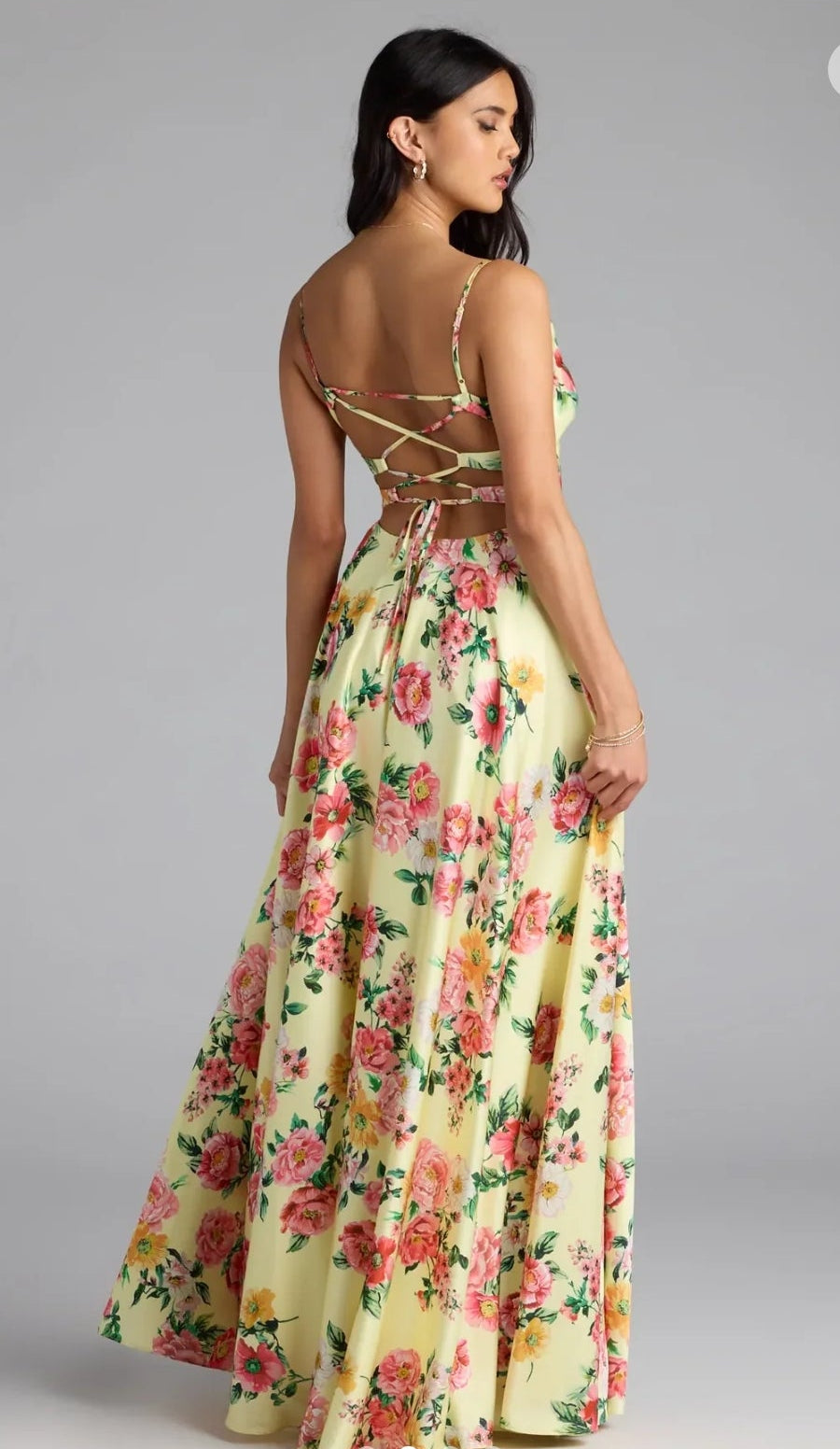 Vestido Robina con espalda abierta y abertura lateral