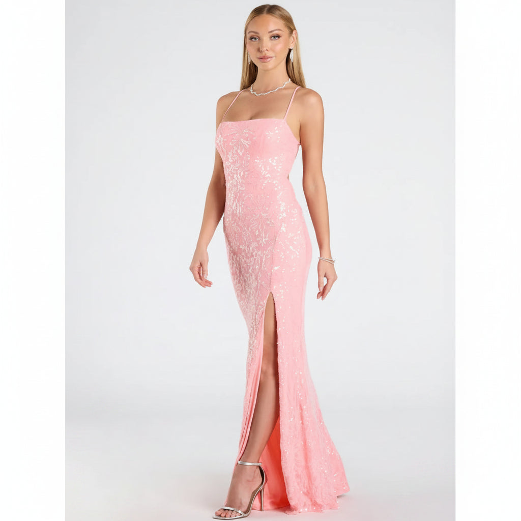 Vestido Mariah coral pastel lentejuelas con abertura lateral