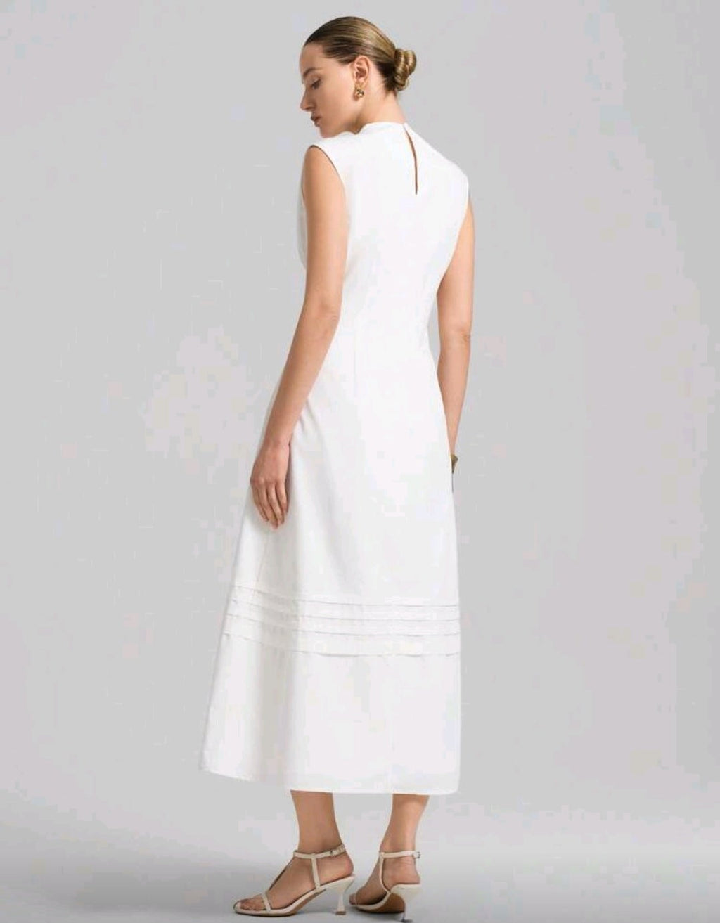 Vestido blanco cullo redondo corte A